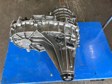 Load image into Gallery viewer, Chevy GMC 1500 2500 Gas Engine NP263 NP263HD Rebuilt Transfer Case 1999-2007