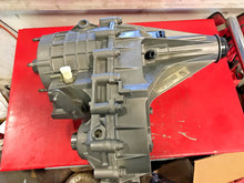 Load image into Gallery viewer, Chevy GMC 1500 2500 Gas Engine NP261 NP261HD Rebuilt Transfer Case 1999-2007