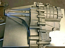 Load image into Gallery viewer, REMAN TRANSFER CASE NP263HD 2001-2007  GM CHEVY SILVERADO SIERRA 6.0 L