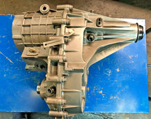 Load image into Gallery viewer, TRANSFER CASE NP246 2002 DOWN GM CHEVY SILVERADO TAHOE YUKON  SIERRA AUTO 4WD