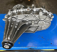 Load image into Gallery viewer, Chevy GMC 1500 2500 Gas Engine NP263 NP263HD Rebuilt Transfer Case 1999-2007