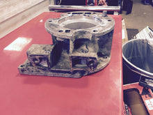 Load image into Gallery viewer, E4OD 4WD EXTENSION TAIL HOUSING TRANSMISSION OVERDRIVE F250 F350 E350 FORD 4X4
