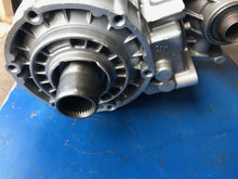 Load image into Gallery viewer, TRANSFER CASE NP246 2002 DOWN  GM CHEVY SILVERADO TAHOE YUKON DENALI SIERRA