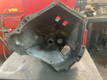 Load image into Gallery viewer, 92 93 94 95 96 97 Ford F250 F350 ZF5 7.3  powerstroke Trans Case 4x4 4x2 S5-42