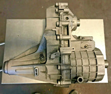 Load image into Gallery viewer, REMAN TRANSFER CASE NP263HD 2001-2007  GM CHEVY SILVERADO SIERRA 6.0 L