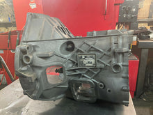 Load image into Gallery viewer, 92 93 94 95 96 97 Ford F250 F350 ZF5 7.3  powerstroke Trans Case 4x4 4x2 S5-42