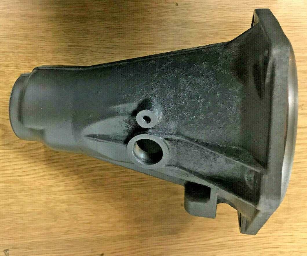 Tail Housing 6 Bolt 4L60E 4L65E 4L70E Rear Extension 2WD GM New Bushing & Seal